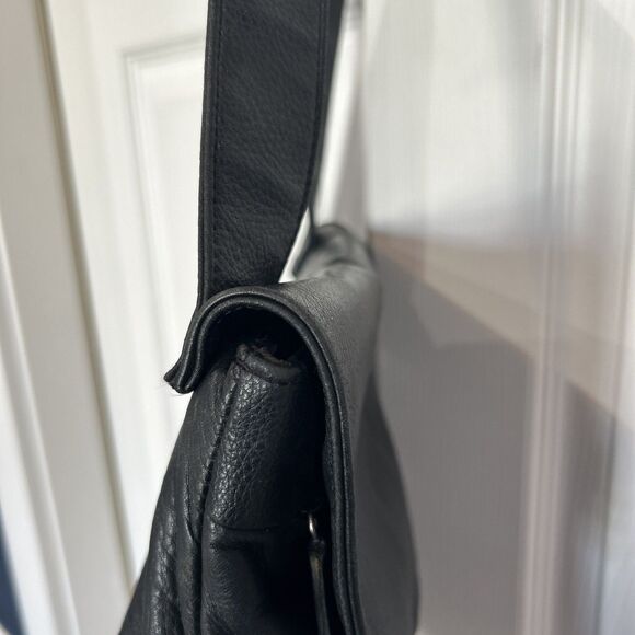 Vintage Nine West Black Leather Messenger Bag Flap Crossbody Purse - Picture 6 of 13